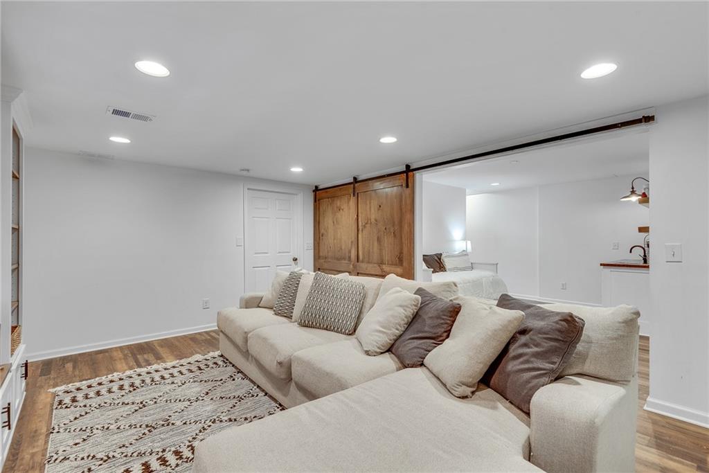 306 Glenvale Place
