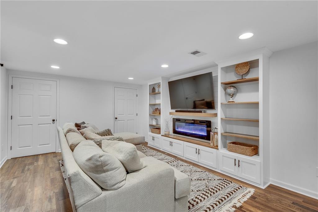 306 Glenvale Place