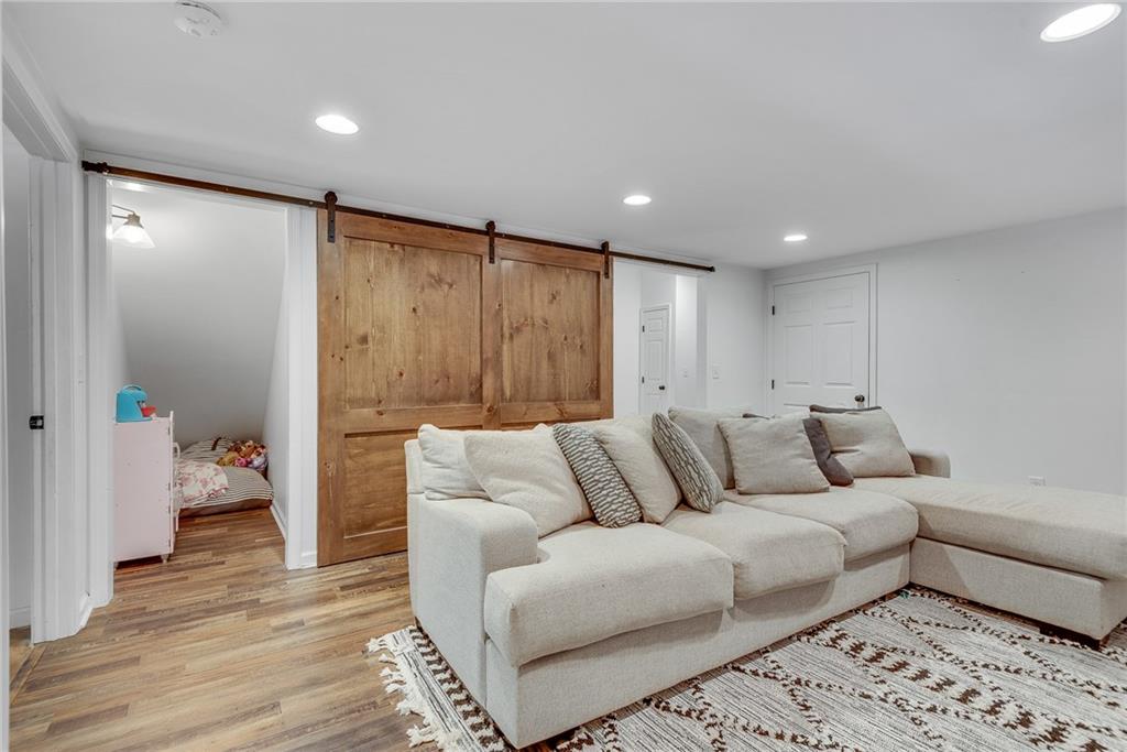 306 Glenvale Place