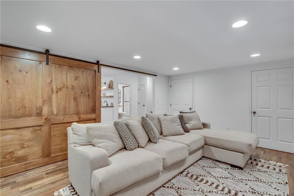 306 Glenvale Place