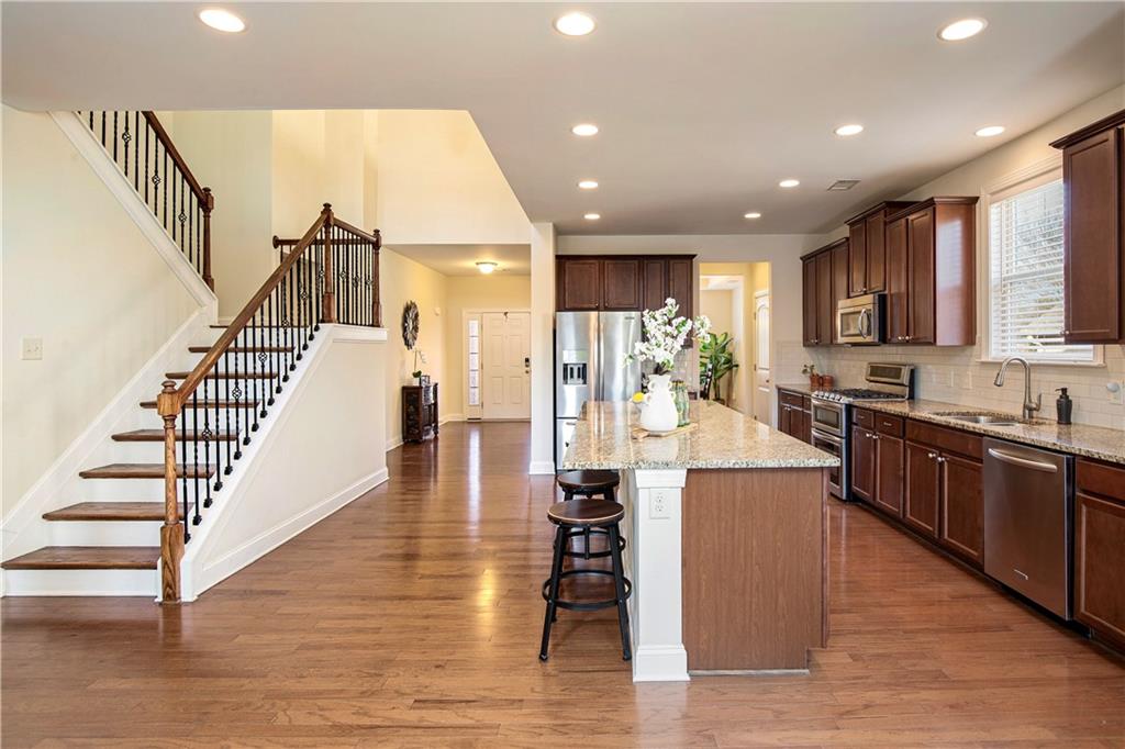 6120 Bluff Heights Drive