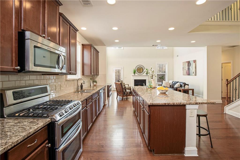 6120 Bluff Heights Drive