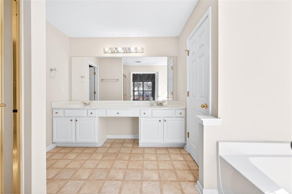 1585 Highland Farm Drive