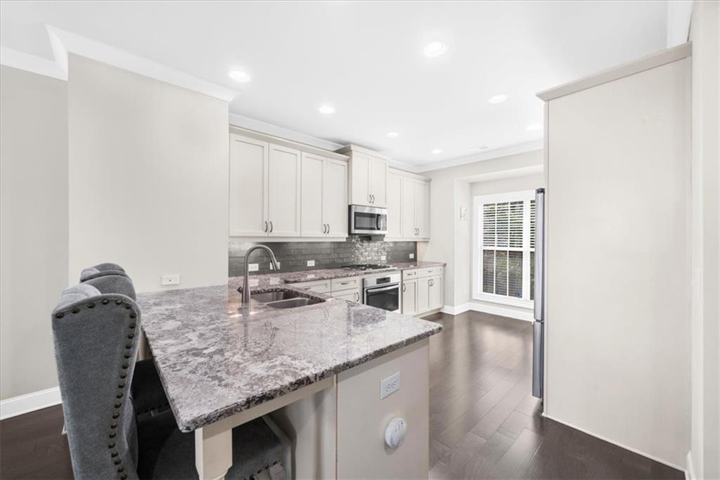 1097 Township Square