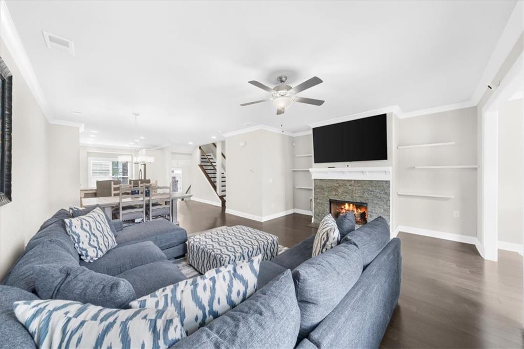 1097 Township Square