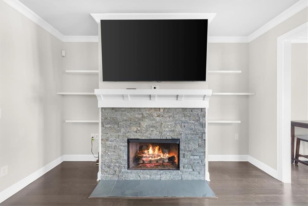 1097 Township Square