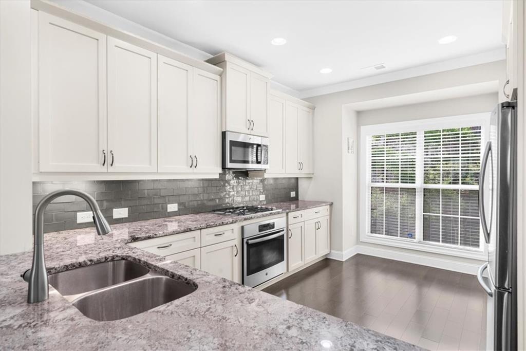 1097 Township Square