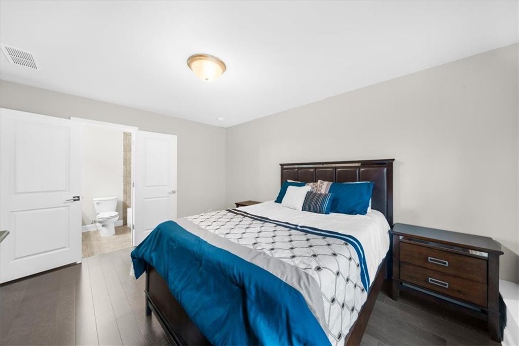 1097 Township Square