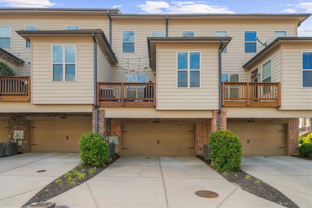 1097 Township Square