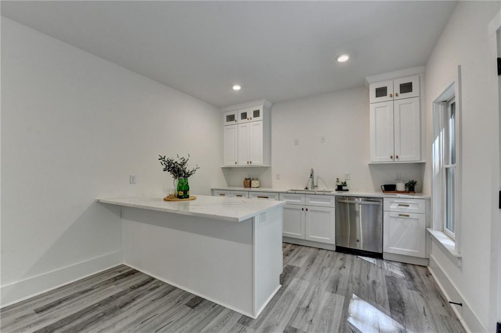 1370 Rumson Lane