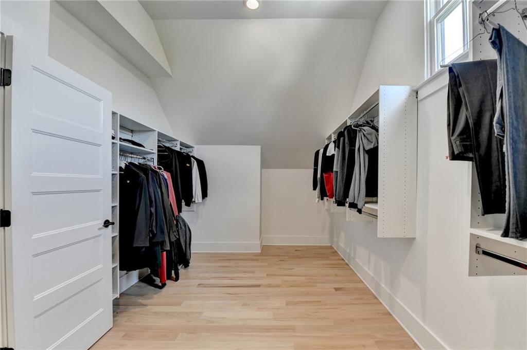 1370 Rumson Lane