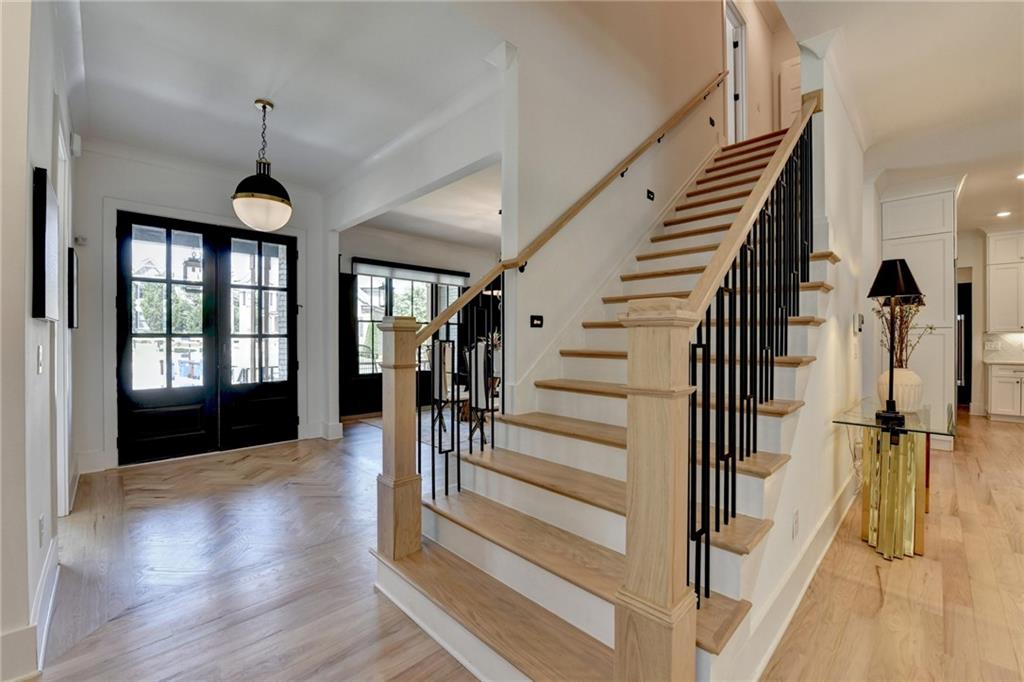 1370 Rumson Lane