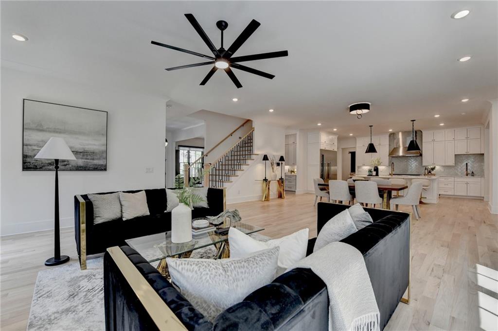 1370 Rumson Lane