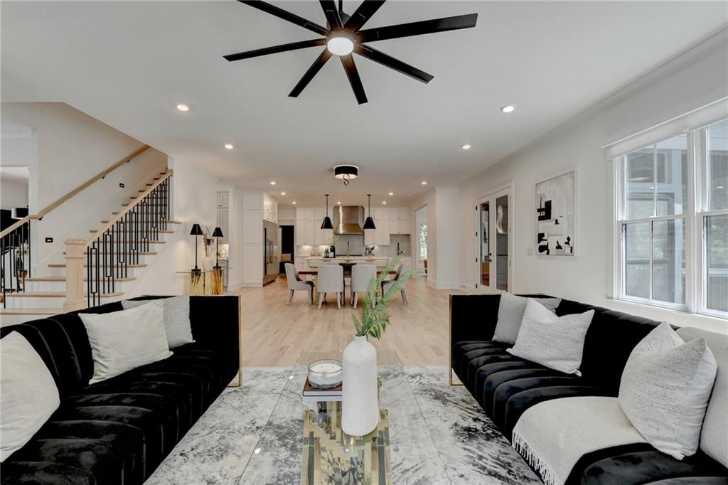 1370 Rumson Lane