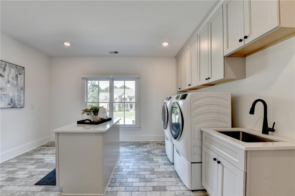 1370 Rumson Lane