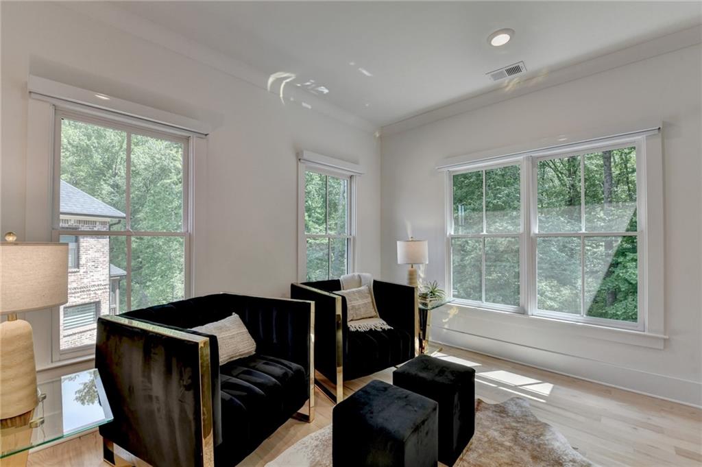 1370 Rumson Lane