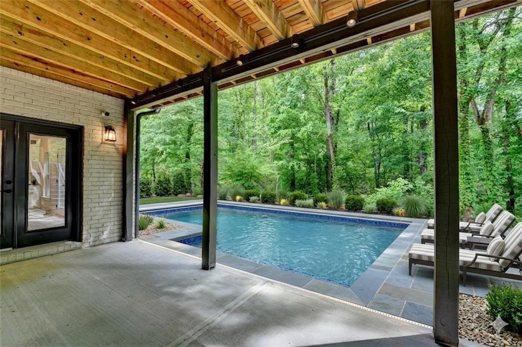 1370 Rumson Lane