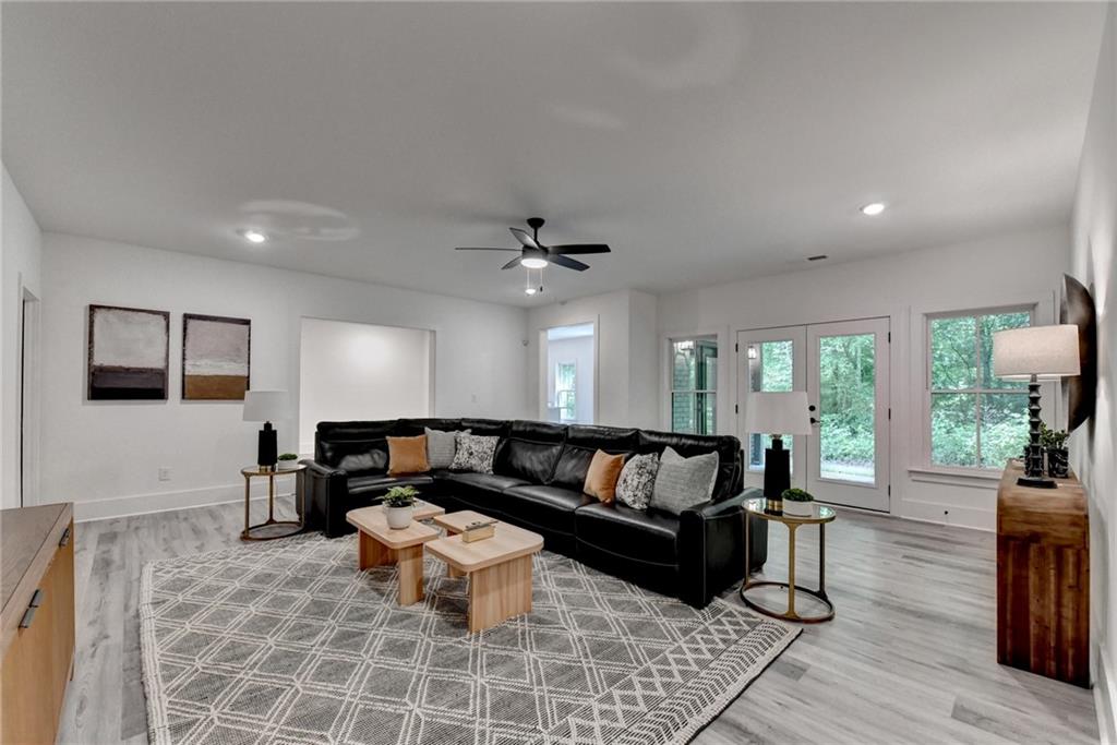1370 Rumson Lane