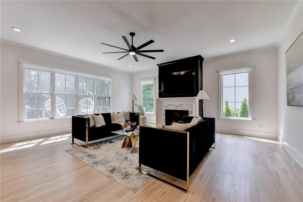 1370 Rumson Lane