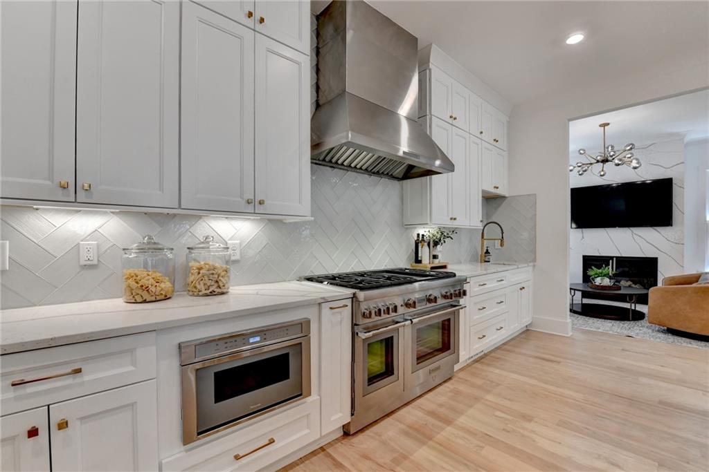 1370 Rumson Lane