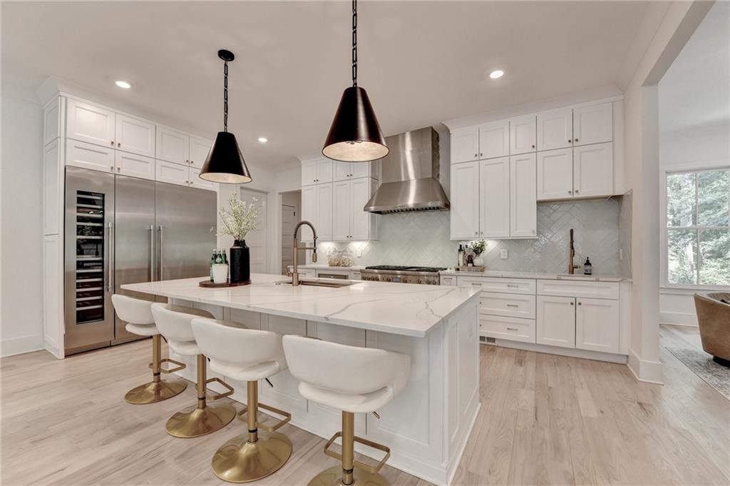 1370 Rumson Lane
