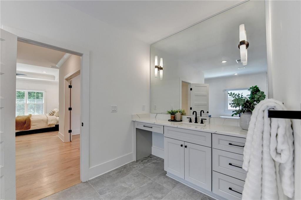 1370 Rumson Lane