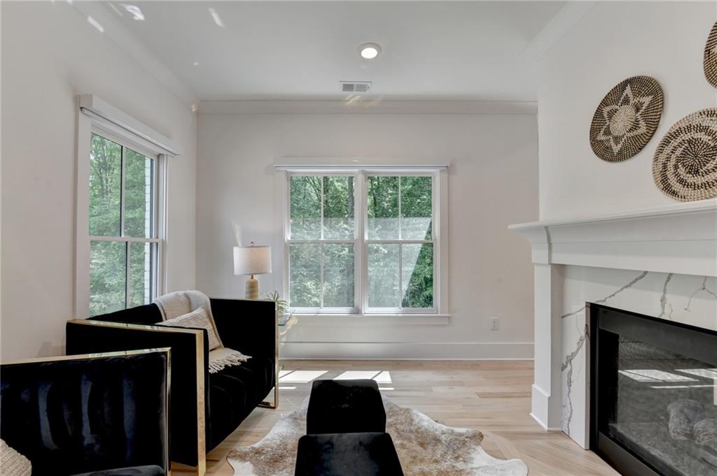 1370 Rumson Lane