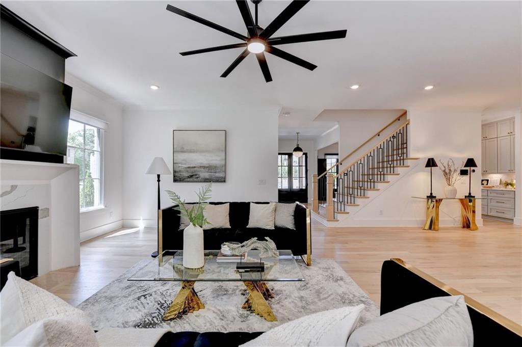 1370 Rumson Lane