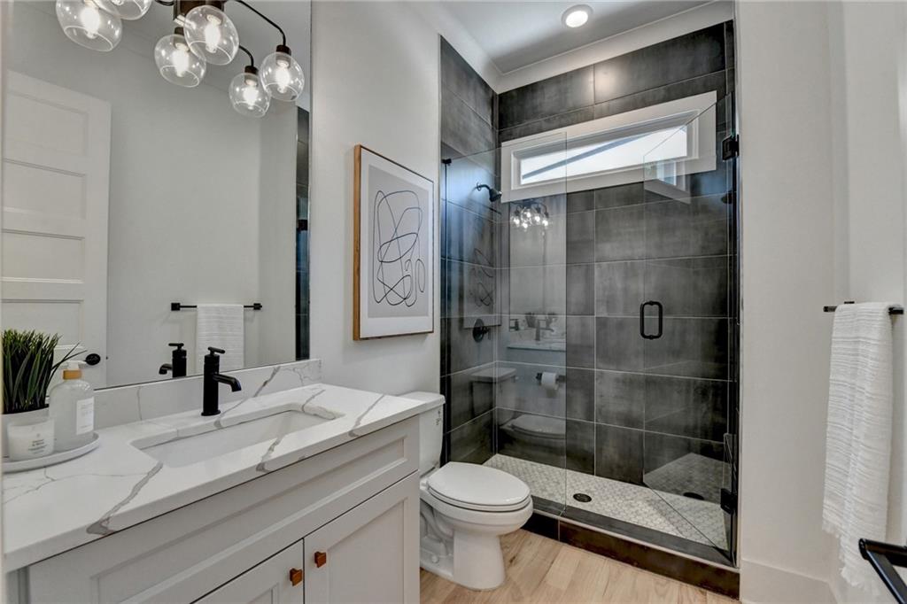1370 Rumson Lane