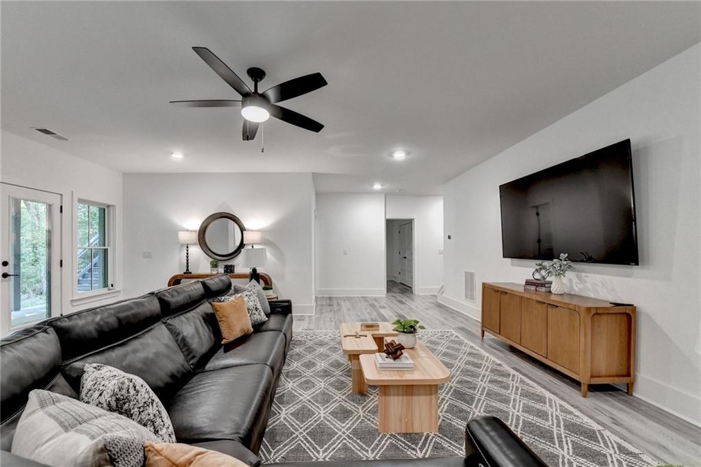1370 Rumson Lane