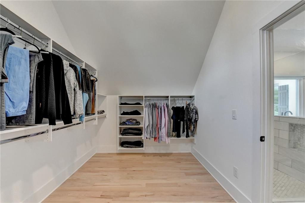 1370 Rumson Lane