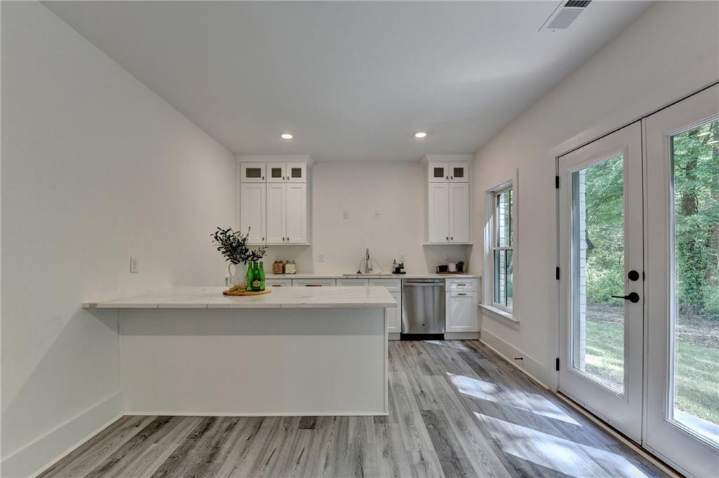 1370 Rumson Lane