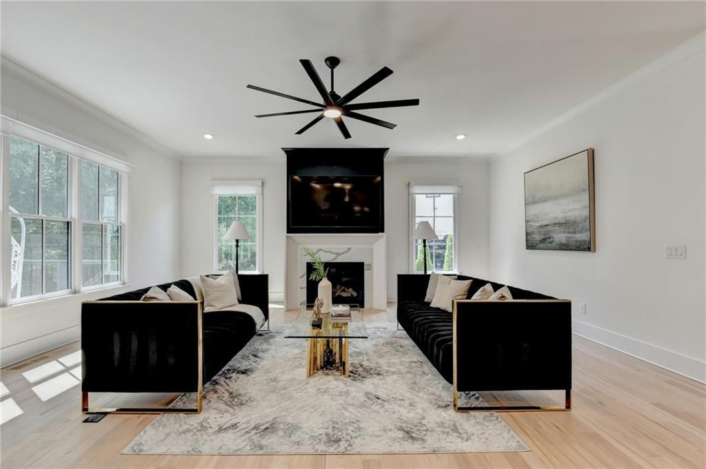 1370 Rumson Lane