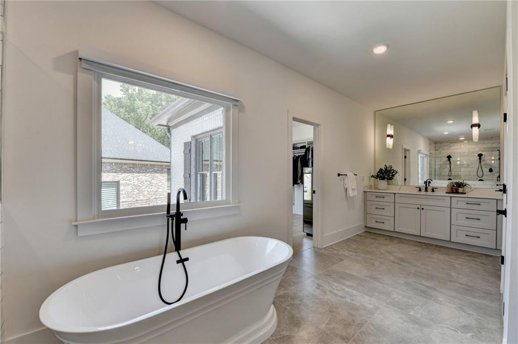 1370 Rumson Lane