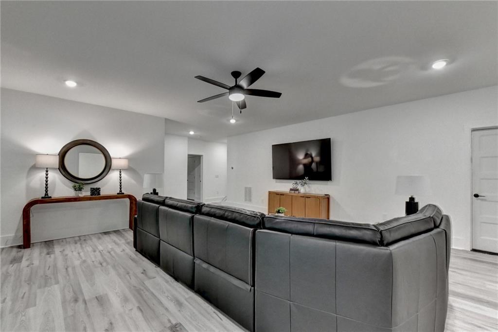 1370 Rumson Lane