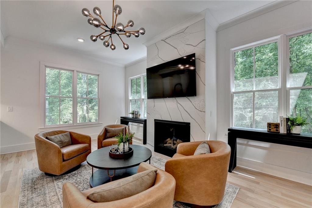 1370 Rumson Lane