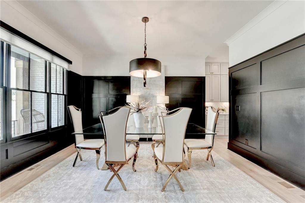 1370 Rumson Lane