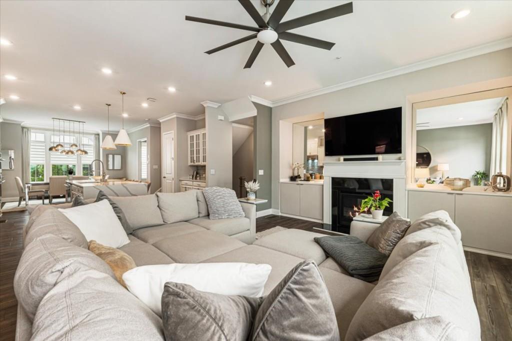 935 Catamaran Court