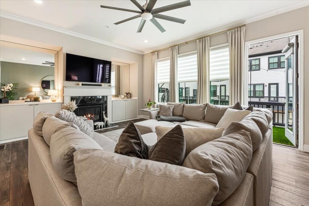 935 Catamaran Court