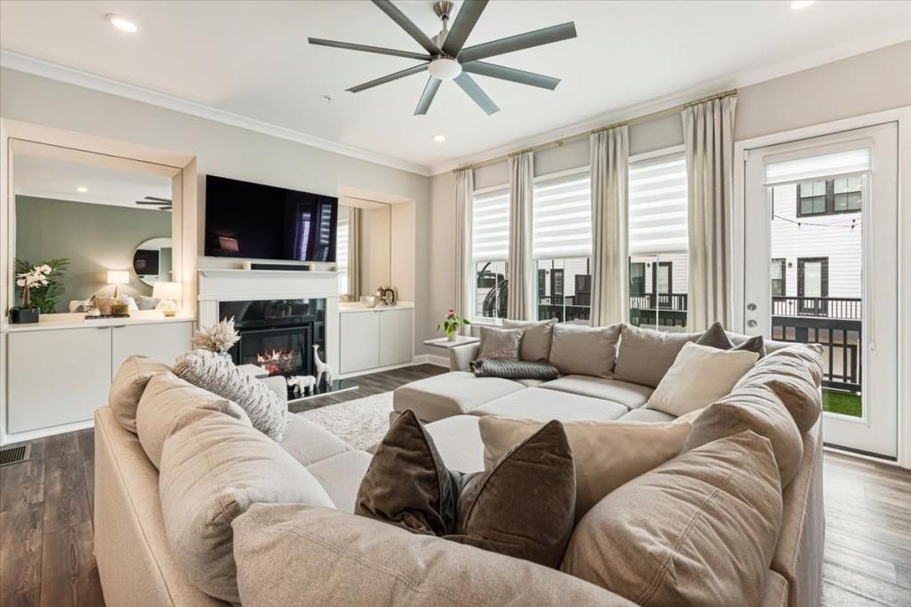 935 Catamaran Court