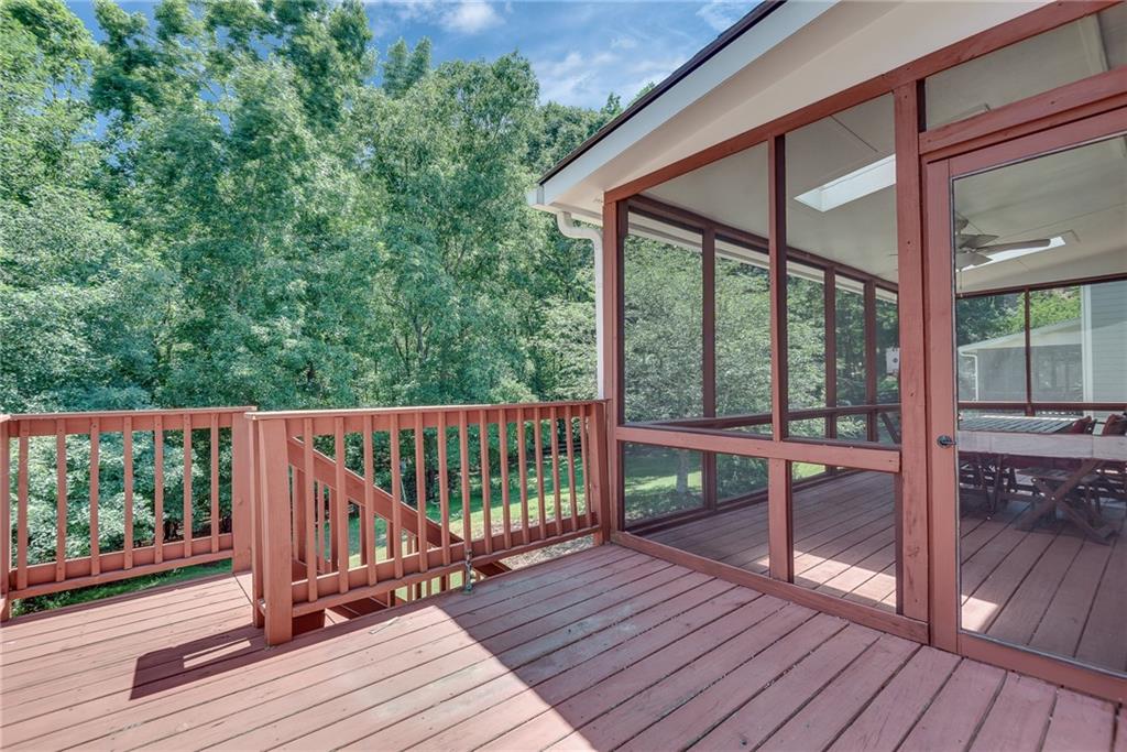 6551 Maid Marion Close