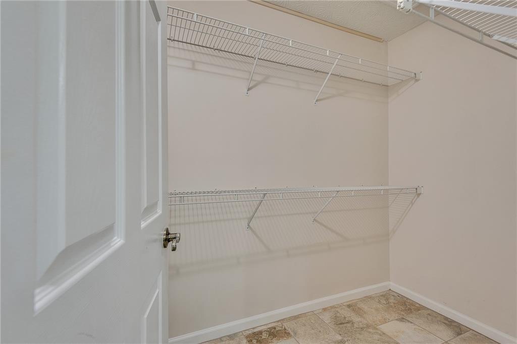 6551 Maid Marion Close