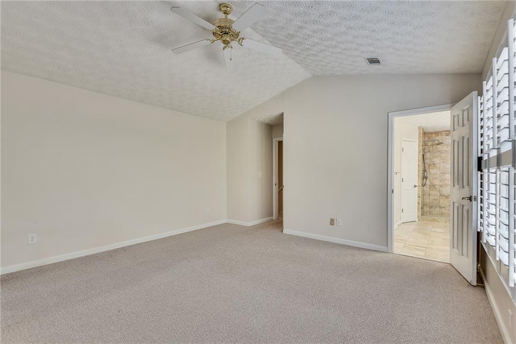 6551 Maid Marion Close