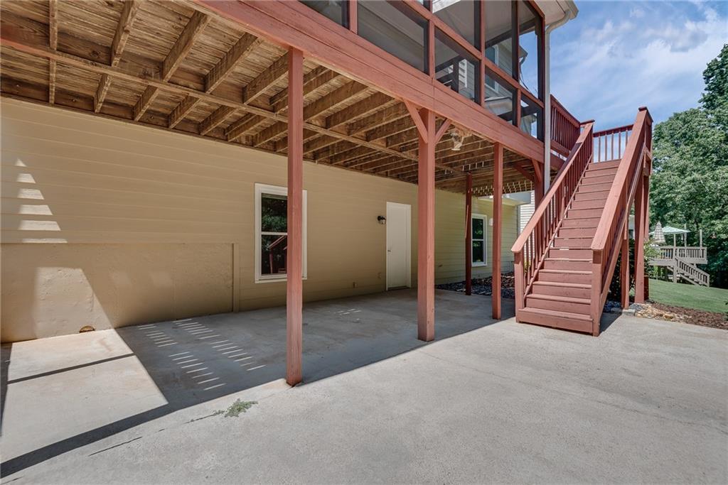 6551 Maid Marion Close