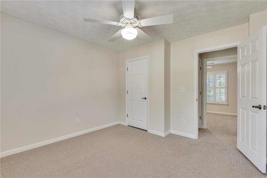 6551 Maid Marion Close