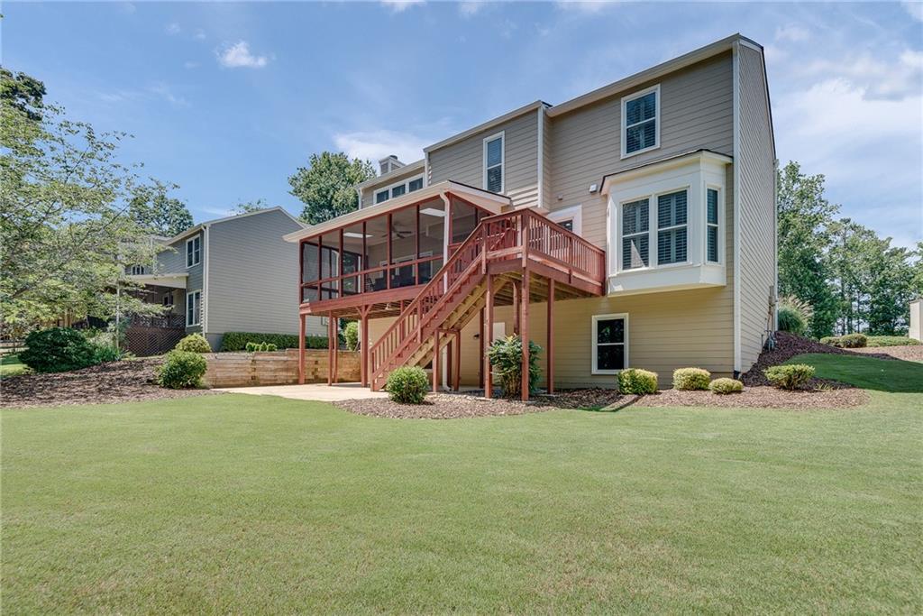 6551 Maid Marion Close