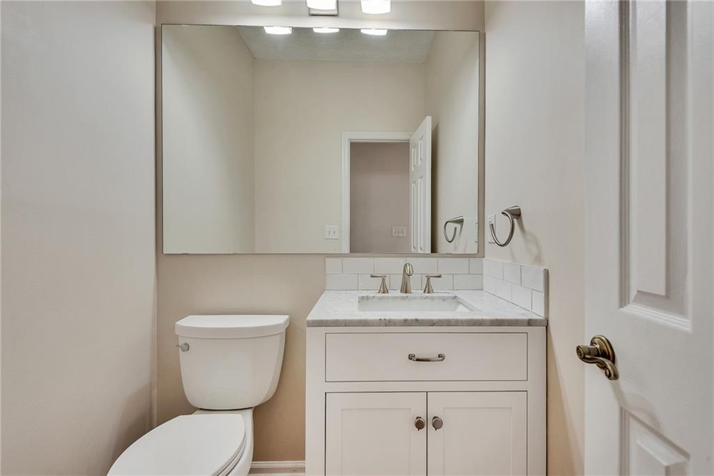 6551 Maid Marion Close