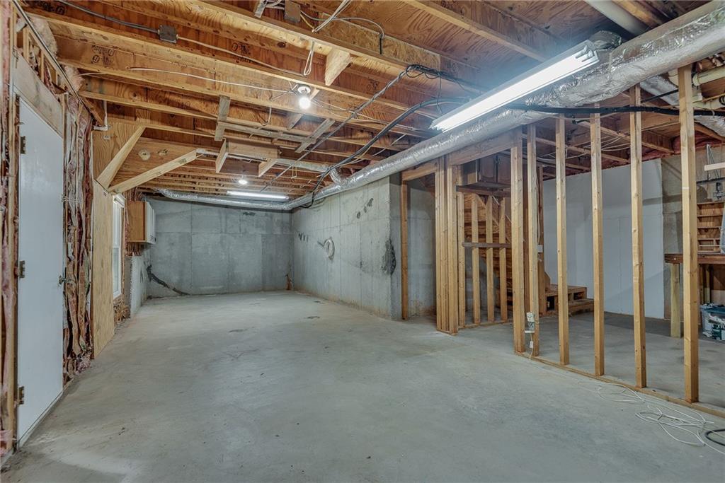 6551 Maid Marion Close