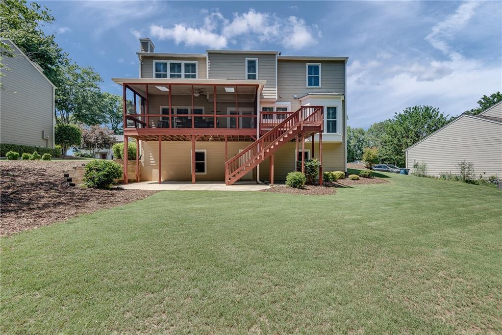 6551 Maid Marion Close
