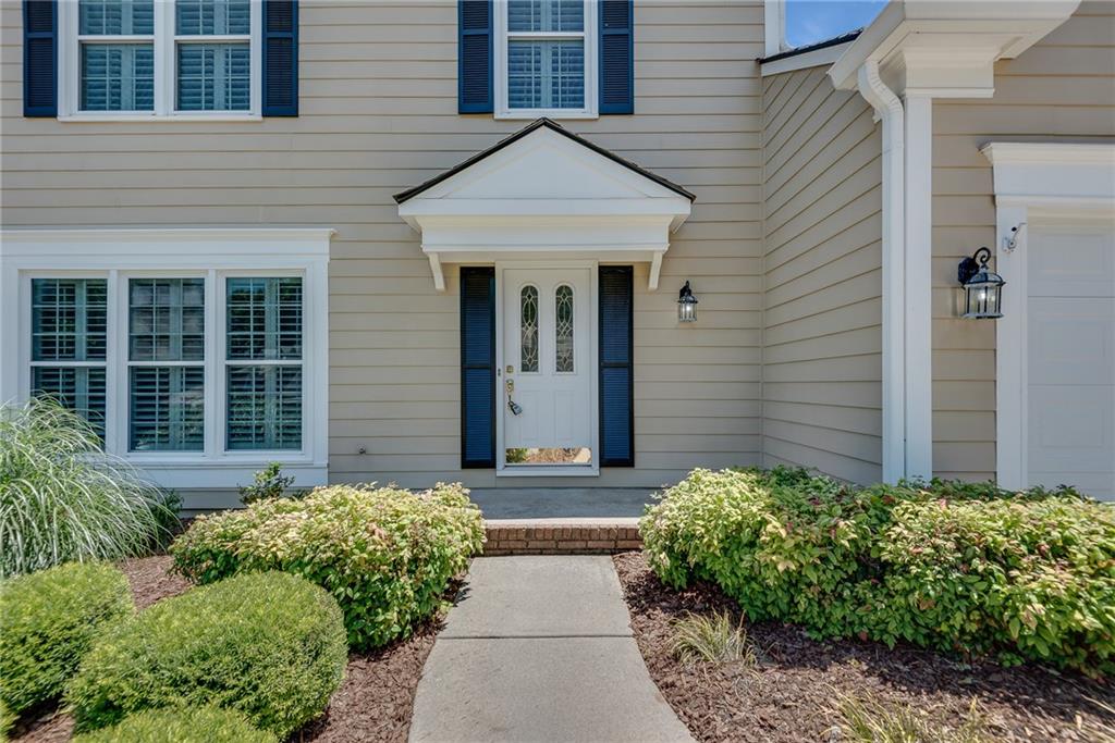 6551 Maid Marion Close